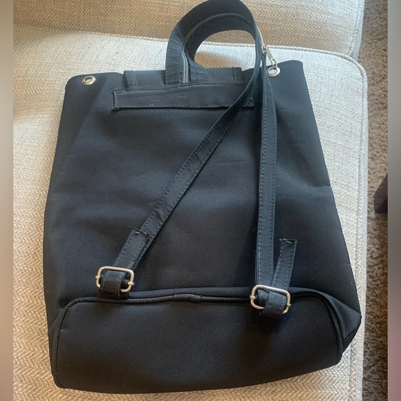 Brimuda Black Multi-Pocket Convertible Bucket Style Backpack/Sling Bag; Medium - Picture 5 of 11